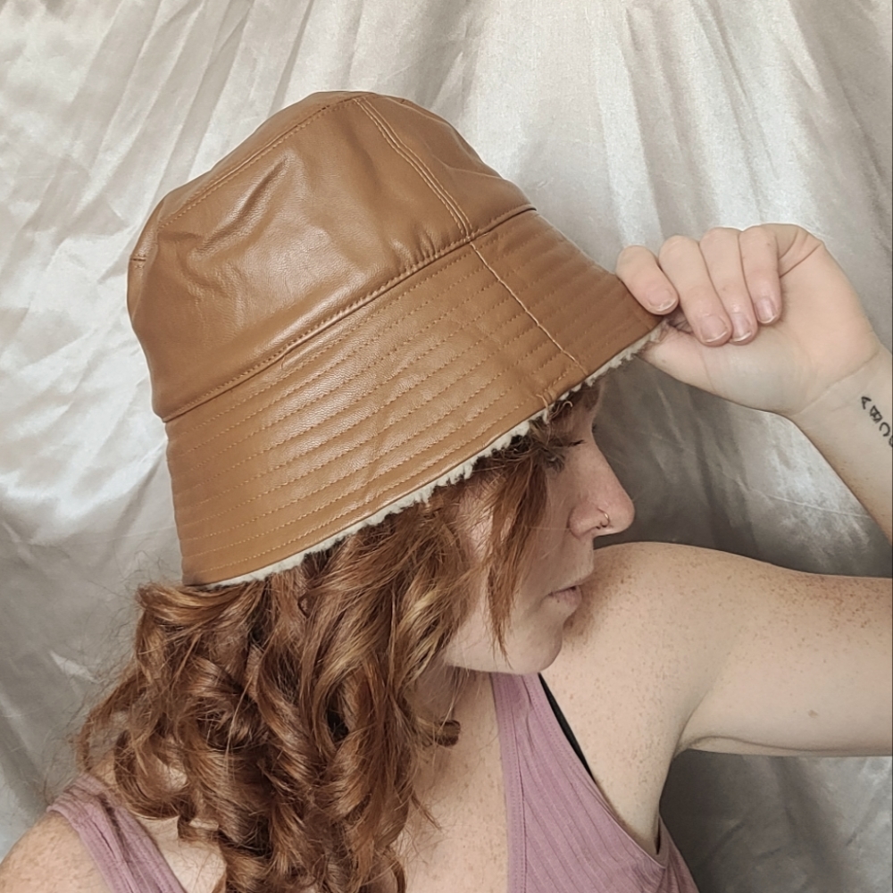 Western Mobwife Emo Coastal Alt Brown Leather & Sherpa Reversible Bucket Hat